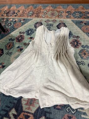 Sleeveless Cream Pleated Tank Top